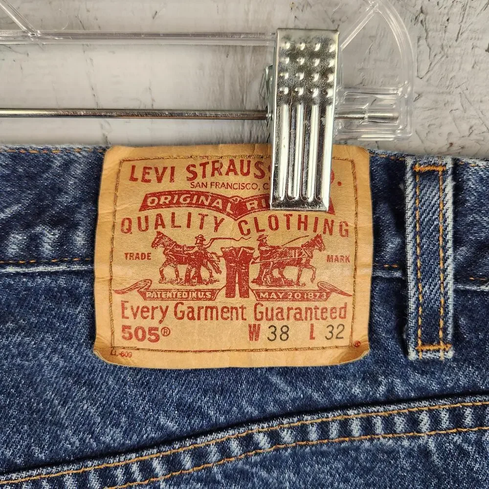 Levis measurements photos